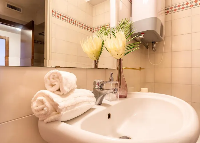 Iflat Lovely 2 Bedroom In Rione Monti *