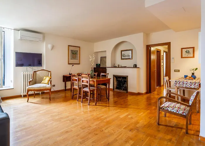 Iflat Lovely 2 Bedroom In Rione Monti Apartamento